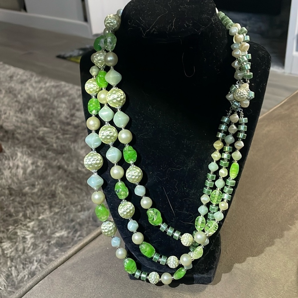 Vintage lucite 3 strand necklace